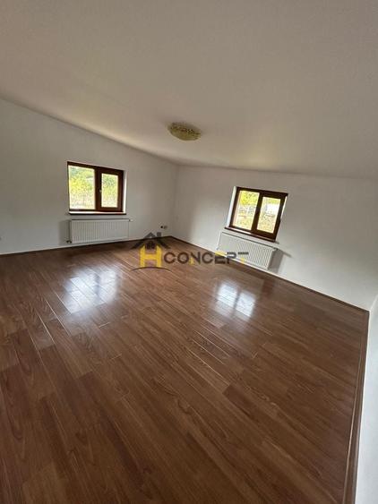 Casă individuală cu 5 camere cu Canalizare în Cornetu