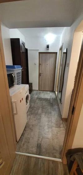 Garsonieră decomandată, mobilată în Podu Roș