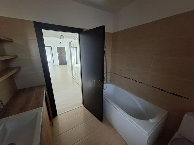 Apartament cu 3 camere decomandat în Popas Păcurari