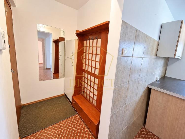 Apartament cu 2 camere semidecomandat, mobilat în Complex Studențesc