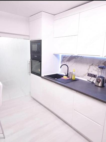 Apartament cu 3 camere decomandat în Găvana
