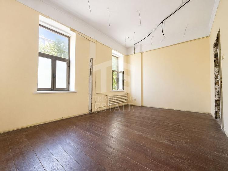 Casă individuală cu 4 camere cu Canalizare în Central