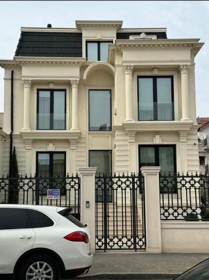 Casă individuală cu 4 camere cu Canalizare în Dâmbul Rotund