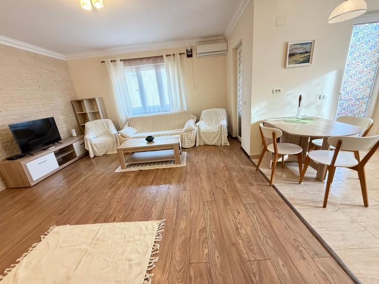 Apartament cu 3 camere semidecomandat în Aradului