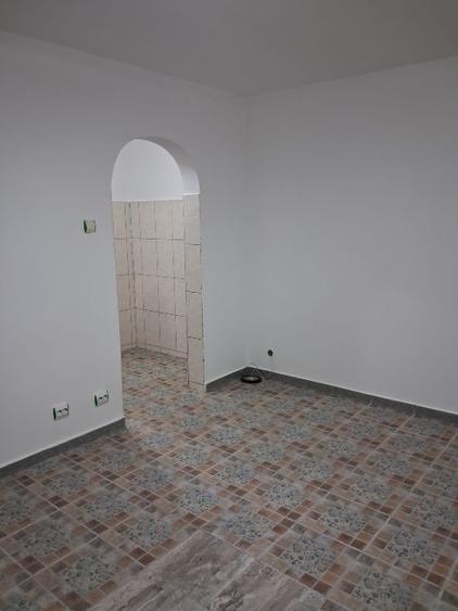Apartament 2 camere, decomandat - 2