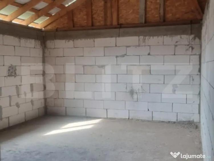 CASA LA ROSU CU TEREN - 12