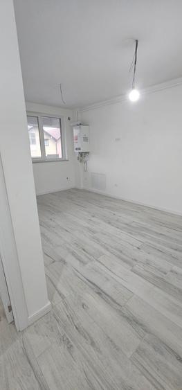 Inchiriez apartament cu 2 camere nemobilat - 2