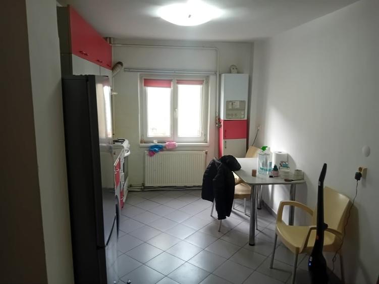 AP 2 CAM 55mp Precista scoala 4 decomandat etaj 1 centrala termopan luminos - 1