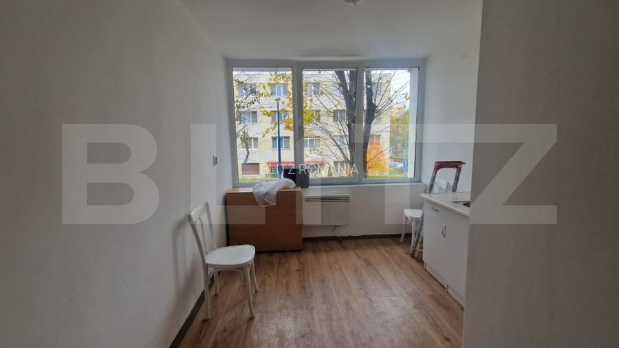 Camera de camin, cu baie in camera, 12 mp, zona Tractorul