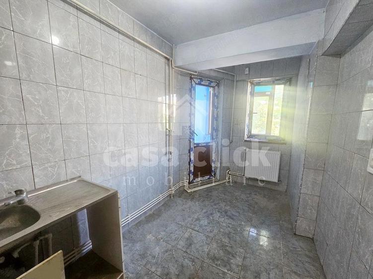 Etaj 2 | 2 camere decomandate | balcon inchis generos | Micro 13 - 9