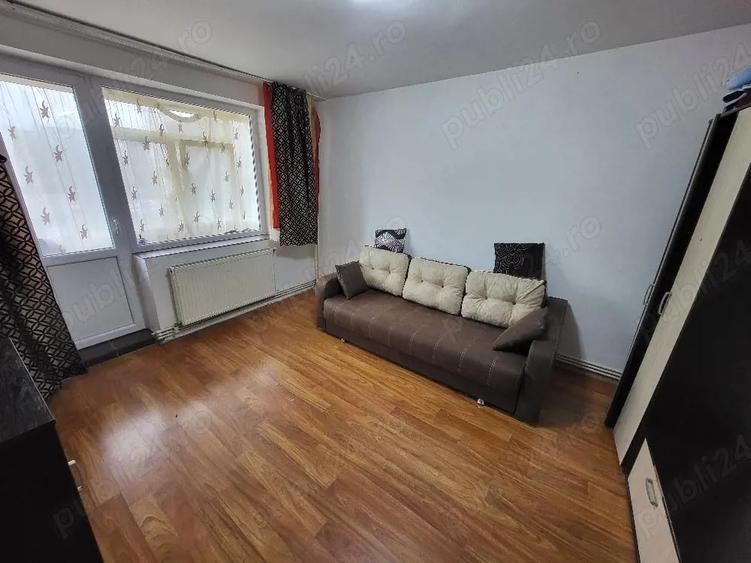 Garsonieră decomandată în Central