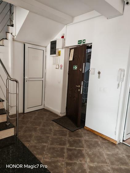 Apartament cu 6 camere decomandat în Centrul Civic