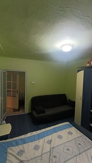 Inchiriez apartament doua camere zona Lama - 6