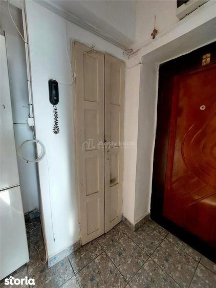 3 camere,decomandat, CENTRU - Str. Victoriei, etaj 3 - 8