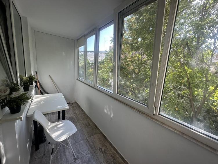 Calea Victoriei, 2 camere dec, et.3, balcon, bloc termoizolat,  zona linistita - 2