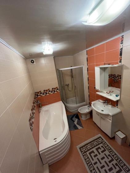 De vanzare 3 camere in zona Schei - 2