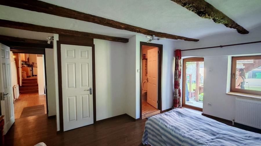 CASA SASEASCA comuna VULCAN,zona foarte buna,teren 3000 mp - 10