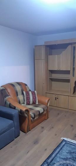 Inchiriez apartament cu doua camere parc sebastian sec 5 - 8