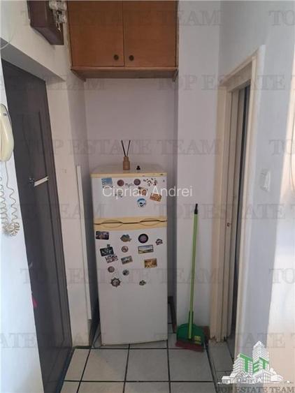 Garsoniera de vanzare in zona Favorit, mobilat si utiliat