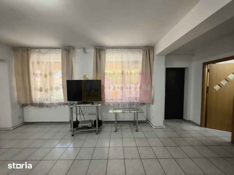 Casă cu 7 camere cu Teren 280 Mp în Rahova