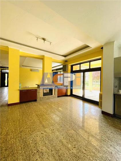 VANZARE CASA VILA 6 CAMERE 652 mp TEREN ZONA SISESTI SECTOR 1 - 18