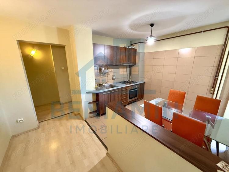 Apartament cu 3 camere decomandat în Ultracentral