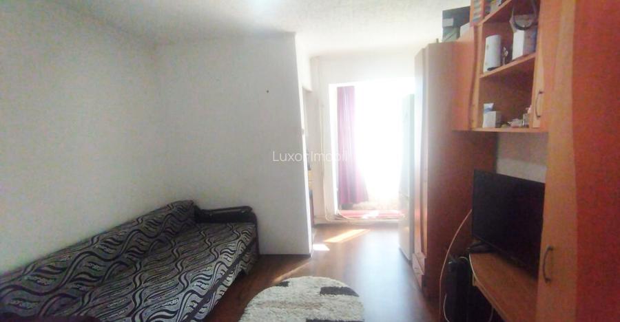 *NOU* Garsoniera zona Nicolina