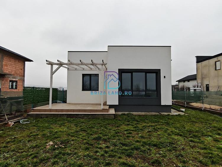 Gulia, casa Parter, suprafata 107mp, 4 camere, doua bai, teren 340mp - 4