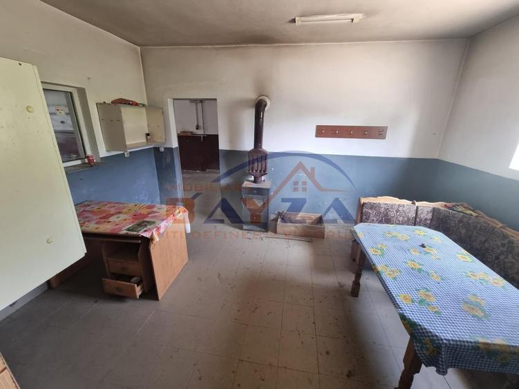 Hala 321 mp plus teren 1309 mp la intrarea in Baia Sprie - 14