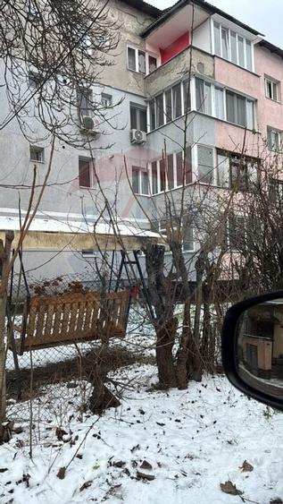 Apartament cu 3 camere de închiriat - 2