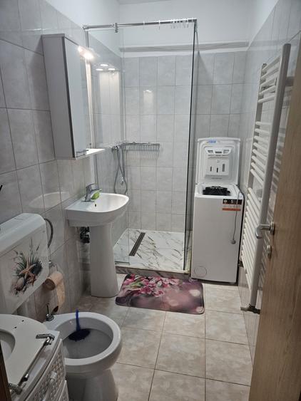 Garsonieră decomandată în Central