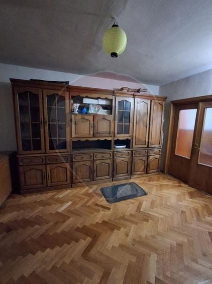 Apartament cu 4 camere de vânzare în zona Iosia - 1