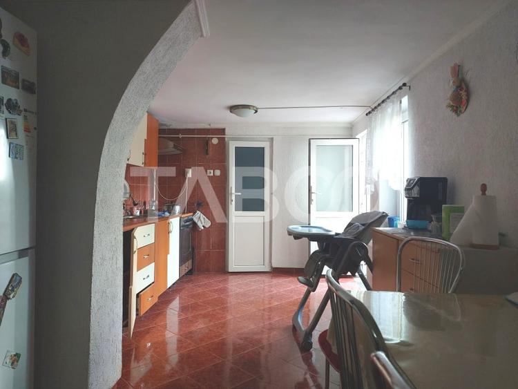 Casa de vanzare 6 camere 260 mp gradina zona foarte linistita Cisnadie - 16
