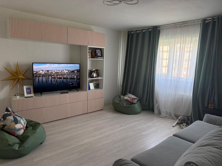 Apartament cu 2 camere decomandat, mobilat în Vatra Luminoasă