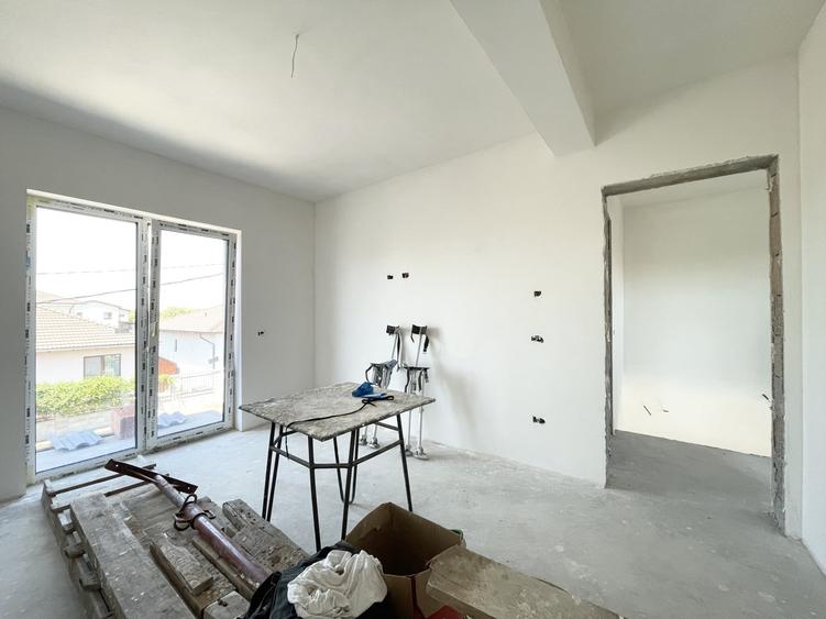 Duplex cu 4 camere cu Canalizare în Moșnița Nouă