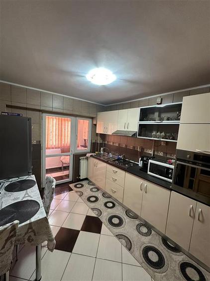Apartament cu 4 camere decomandat în Gării