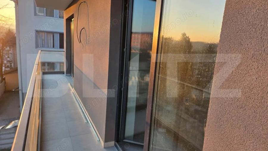 Apartament cu 2 camere decomandat în Ampoi 3