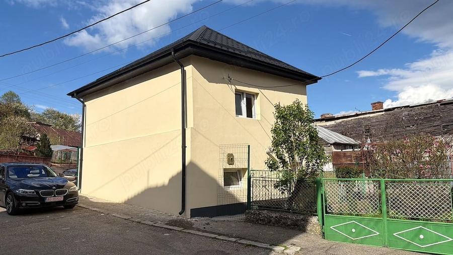 Casă cu Teren 250 Mp în Central