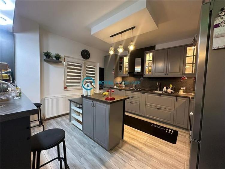 Duplex cu 5 camere cu Canalizare în Bucov