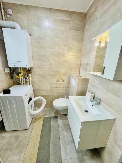 Apartament cu 3 camere semidecomandat, mobilat în Capitale
