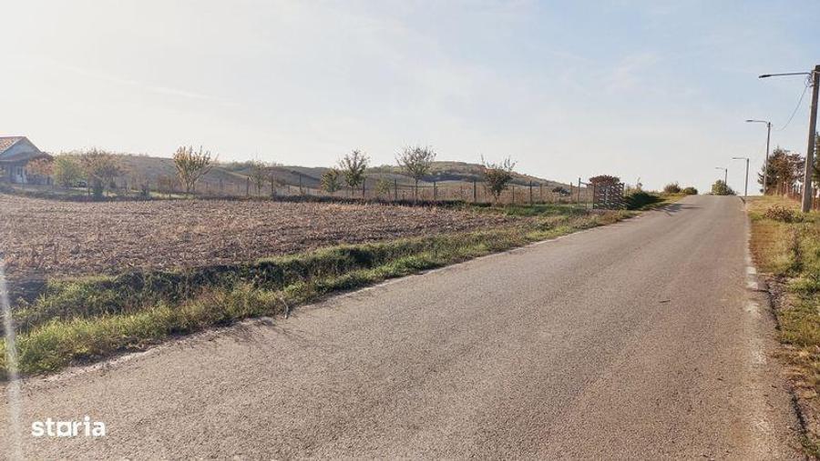 Teren de 4200 mp, în Central
