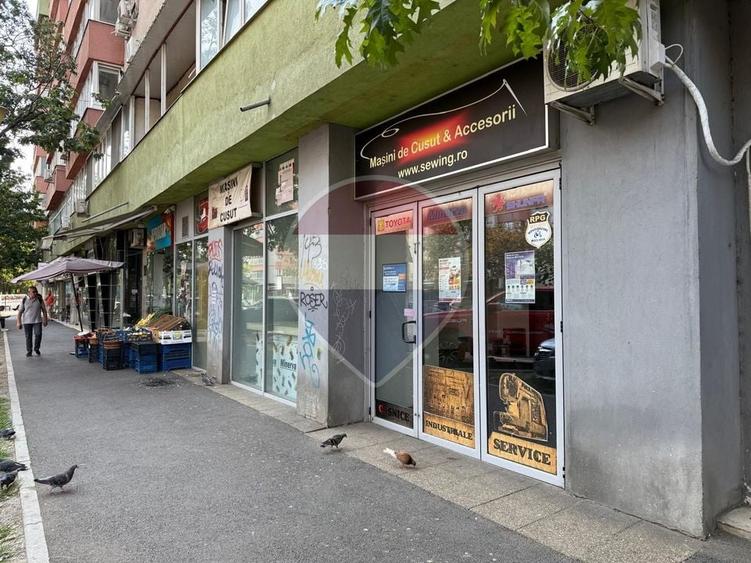 Spațiu comercial, de 104.41999816895 mp, în Moșilor