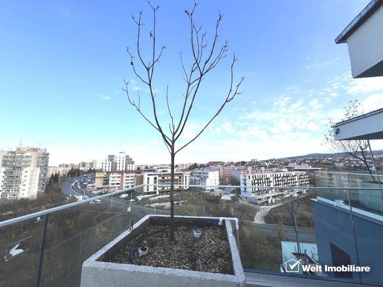 Penthouse cu 3 camere decomandat în Zorilor