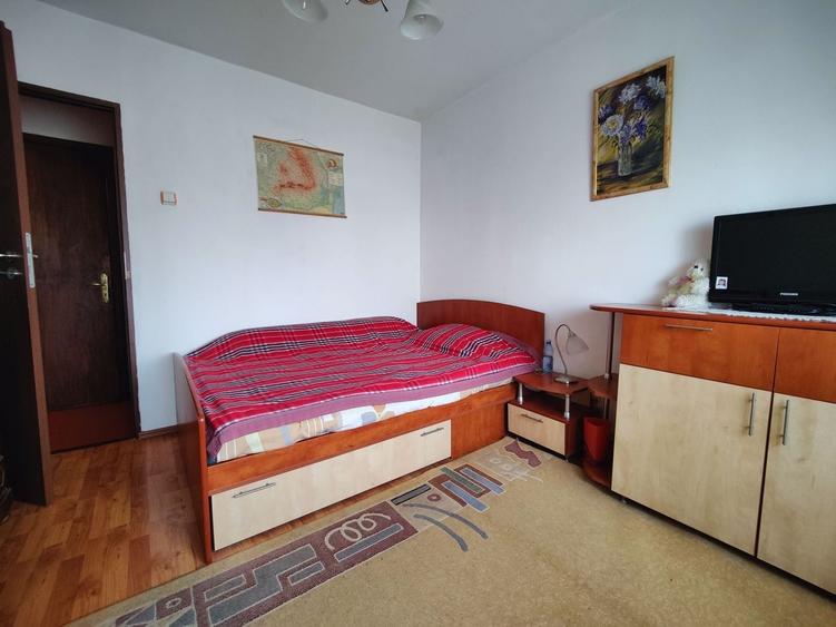Apartament cu 3 camere decomandat, mobilat în Gorjului