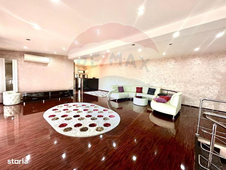Casă cu 6 camere cu Teren 360 Mp în Andronache