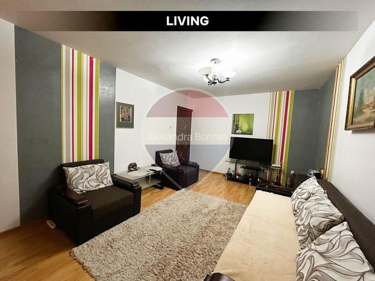 Apartament cu 3 camere de vânzare strada Petru Rareș
