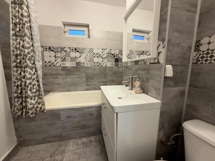 Apartament cu 3 camere decomandat, mobilat în Drumul Taberei