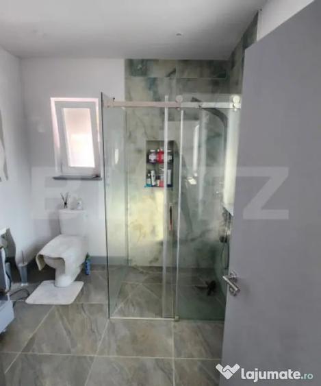 Casă cu 4 camere cu Teren 1800 Mp în Central