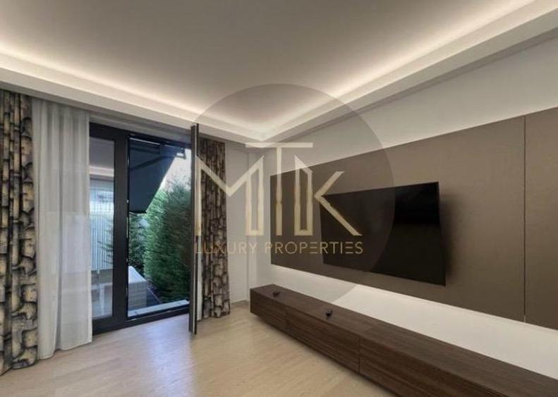Duplex cu 5 camere cu Canalizare în Sisești