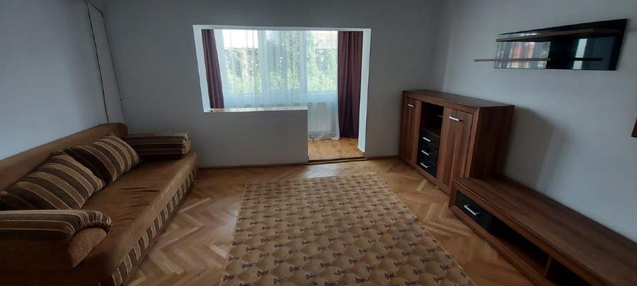 Apartament cu 3 camere decomandat, mobilat în Complex Studențesc